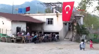 Şehit Polisin Ceyhan'daki Baba Evi Yasa Boğuldu