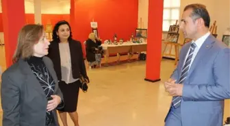 AK Parti Teşkilatı'ndan Yaşlılara Saygı Sergisi Ziyareti