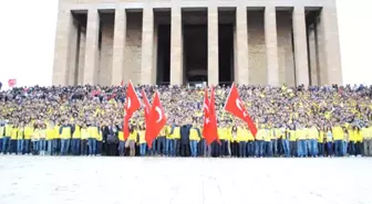 Fenerbahçeli Taraftarlar, Anıtkabir'e Yürüdü