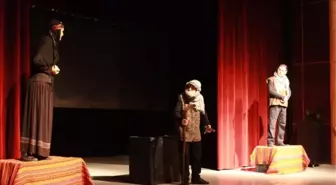 Madde Bağımlılığı' Konulu Tiyatroya Büyük İlgi