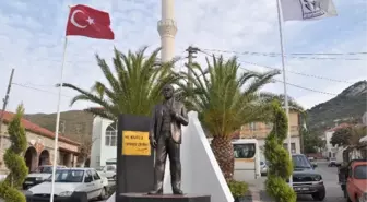 Güzelbahçe Belediyesi Ata'nın Heykelini Yeniledi