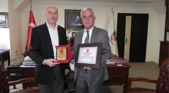 Ödemiş Belediyesi Plaketleriyle Başarısını Taçlandırıyor