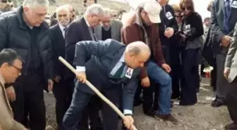 Uğur Hoca Son Yolculuğuna Uğurlandı