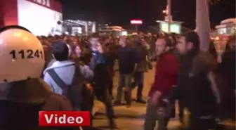 AK Parti Seçim Bürosuna Yürümek İsteyen Gruba Müdahale