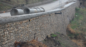 Korkuluğu Olmayan Duvar Tehlike Saçıyor