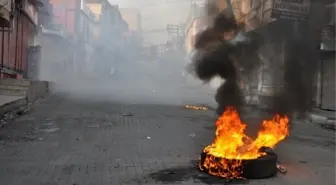 Silopi'de Bekçinin Aracına Molotoflu Atıldı