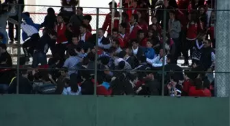 Tribünde Kavga, Sahada Kardeşlik