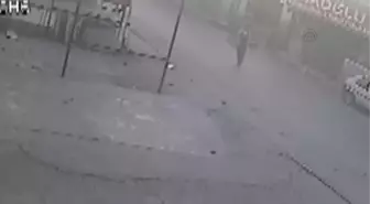 Çaldığı 65 Kanaryayı Satmaya Çalışırken Yakalandı