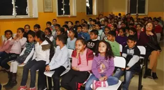 Çocuklar 'Anne' Tiyatrosuyla Buluştu