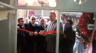 Bigadiç'te Romanlar Dernek Kurdu