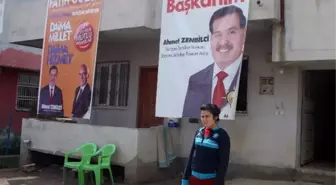 Evlerine Seçim Afişi Astılar Dayak Yediler