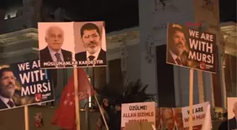Saadet Partisi'nden Mısır Konsolosluğu Önünde Kefenli Protesto