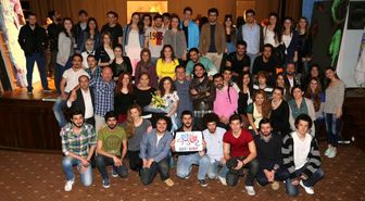 Tiyatro Sahnekârlar Dünya Tiyatrolar Gününü İzmir Üniversitesi'nde Kutladı
