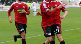 Utaka, 180 Günlük Gol Hasretini 2 Golle Sonlandırdı