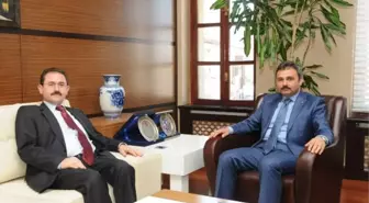 Başkan Külcü'ye İlk Tebrik Ziyareti Vali Başköy'den