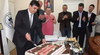 Doğum Gününde Seçildiğini Öğrendi