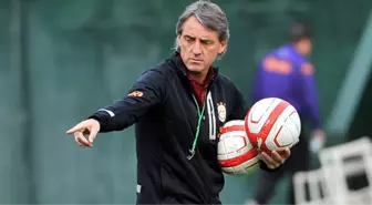 Galatasaray'da Mancini'nin Menajeri Parasını İcrayla Aldı