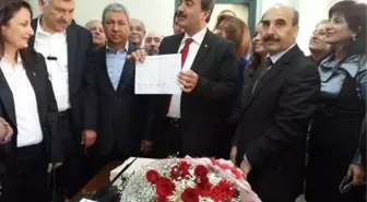 Soner Çetin Mazbatasını Aldı