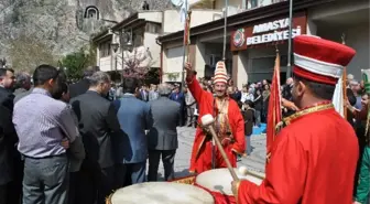 Amasya'da Mazbatasını Alan Başkana Mehterli Karşılama