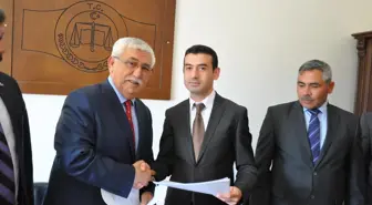 Sumbas Belediye Başkanı Nuhoğlu Mazbatasını Aldı