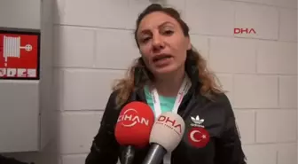 4.5 Aylık Hamile Ama Milli Takımı Yalnız Bırakmıyor