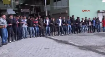 Hakkari'de Yaş Pastalı Öcalan'ın Doğum Günü Kutlaması