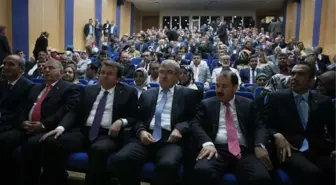 Halef ve Selef Başkanlar Birbirlerini Çiçekle Karşılayıp Çiçekle Uğurladı