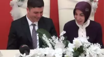 Nikahı Kıyılan Çifte Kelepçe Taktılar