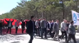 Elazığ'da Üniversitelilerden Türkeş Yürüyüşü