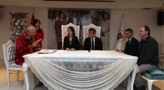 Yaşar Yeni Dönemde İlk Nikahı Kıydı