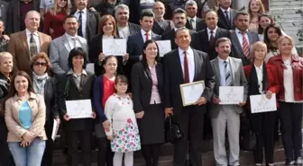 Dikili'de Başkan Mustafa Tosun Mazbatasını Aldı