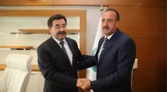 Gölbaşı Belediyesinde Devir Teslim Töreni