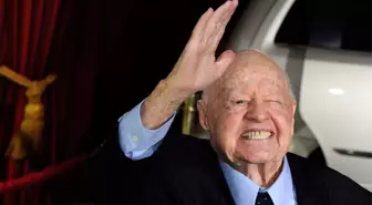 Mickey Rooney, Hayata Veda Etti