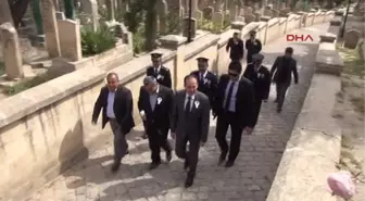 Şanlıurfa'da Polislerden Şehitlere Ziyaret