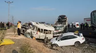 Konya'da Trafik Kazası: 9 Ölü, 11 Yaralı