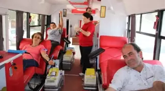 Kızılay Kaş'ta Bir Günde 50 Ünite Kan Topladı