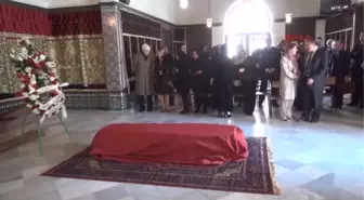 Sultan Abdülmecit'in Torununun Kızı Fevziye Osmanoğlu, Paris'te Toprağa Verildi