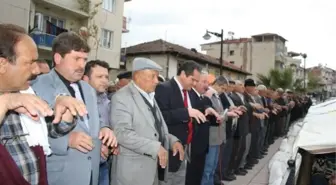 Yağmur Altıda Yağmur Duası