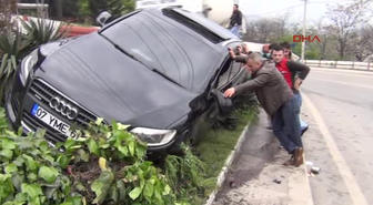 Zonguldak'ta Cip Yeşil Alana Düştü: 5 Yaralı