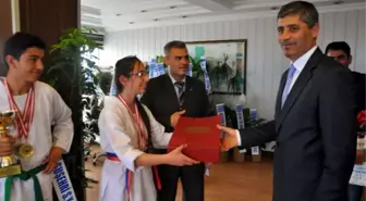 Tekvando Öğrencilerinden Başkan Yüksel'e Ziyaret