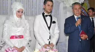 Bülent Arınç Nikah Şahitliği Yaptı