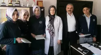 Hadis Ezberleme Yarışmasında Dereceye Girenlere Ödül