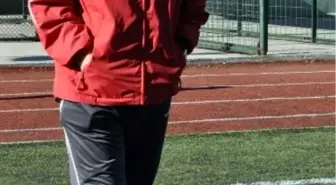 Kozlu Belediyespor Lige Tutunmaya Çalışıyor