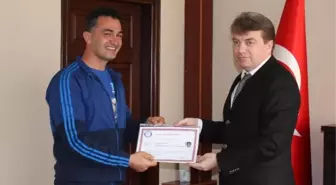 Dereceye Giren Güreşçiler, Kaymakam Karahan'ı Ziyaret Ettiler