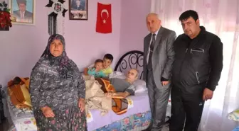 Mahalle Muhtarından Yatağa Bağımlı Hasta Gaziye Havalı Yatak