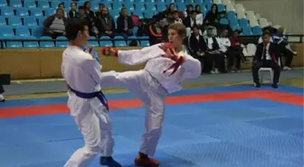 Türkiye Karate Şampiyonası Erzincan'da Yapıldı