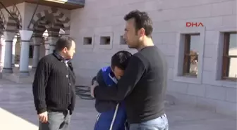 Birkez Gördüğü Yangında Ölen İkiz Bebeklerini Toprağa Verdi