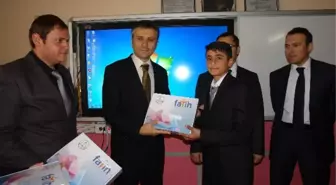 Çukurca'da Tablet Bilgisayar Dağıtımı