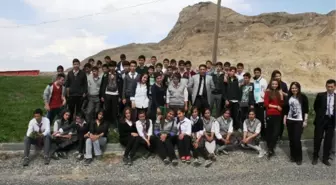 Iğdırlı Öğrenciler Turistik Yerleri Gezdi