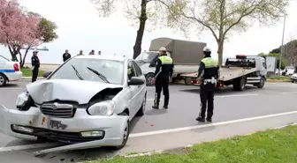 Tekirdağ'da Otomobiller Çarpıştı: 3 Yaralı